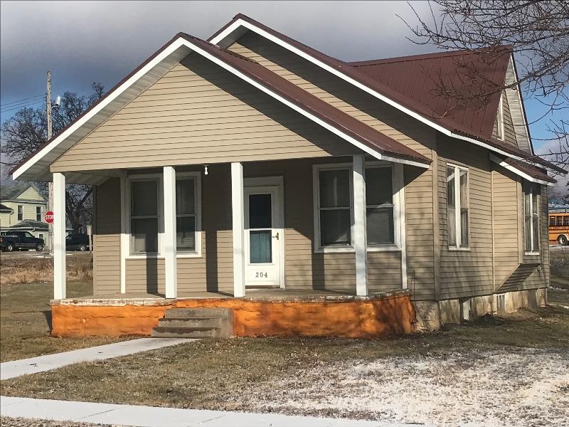 EdgewoodColesburg CSD House available to move